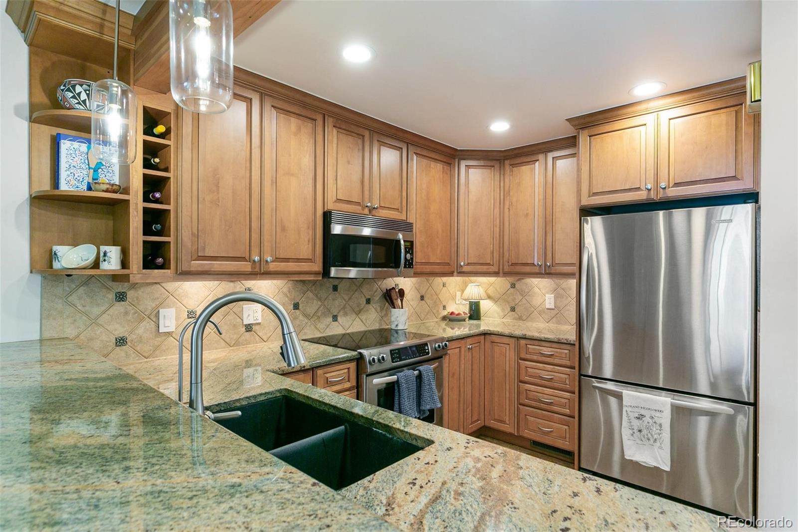 MLS Image #13 for 1561 s milwaukee street,denver, Colorado