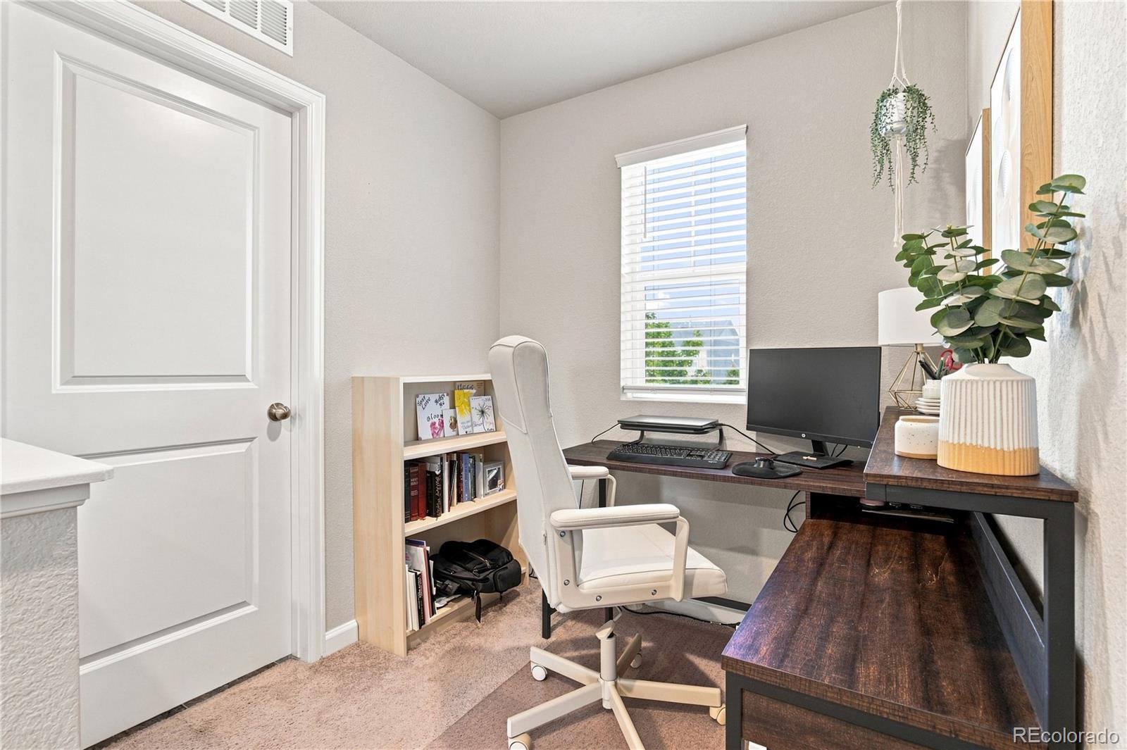 MLS Image #11 for 27074 e archer avenue,aurora, Colorado