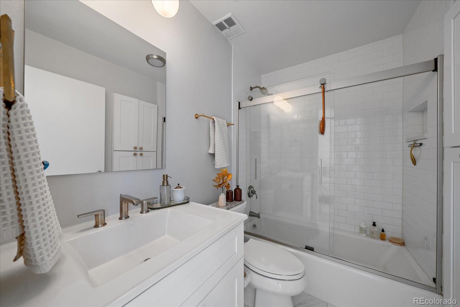 MLS Image #17 for 960 n pennsylvania street,denver, Colorado