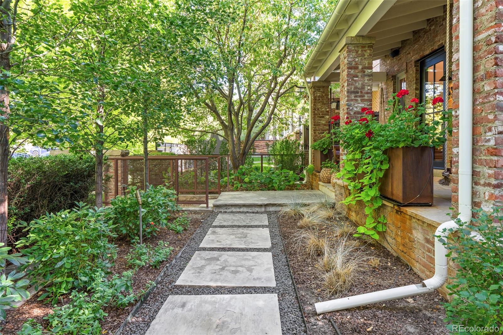 MLS Image #3 for 550  fillmore street,denver, Colorado