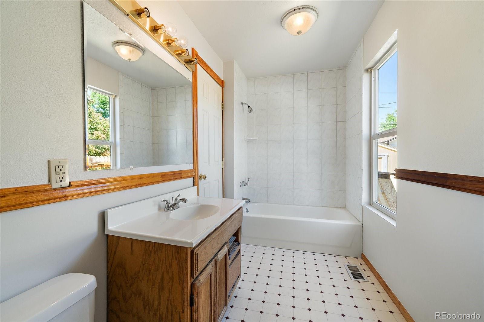 MLS Image #11 for 5705  yukon street,arvada, Colorado