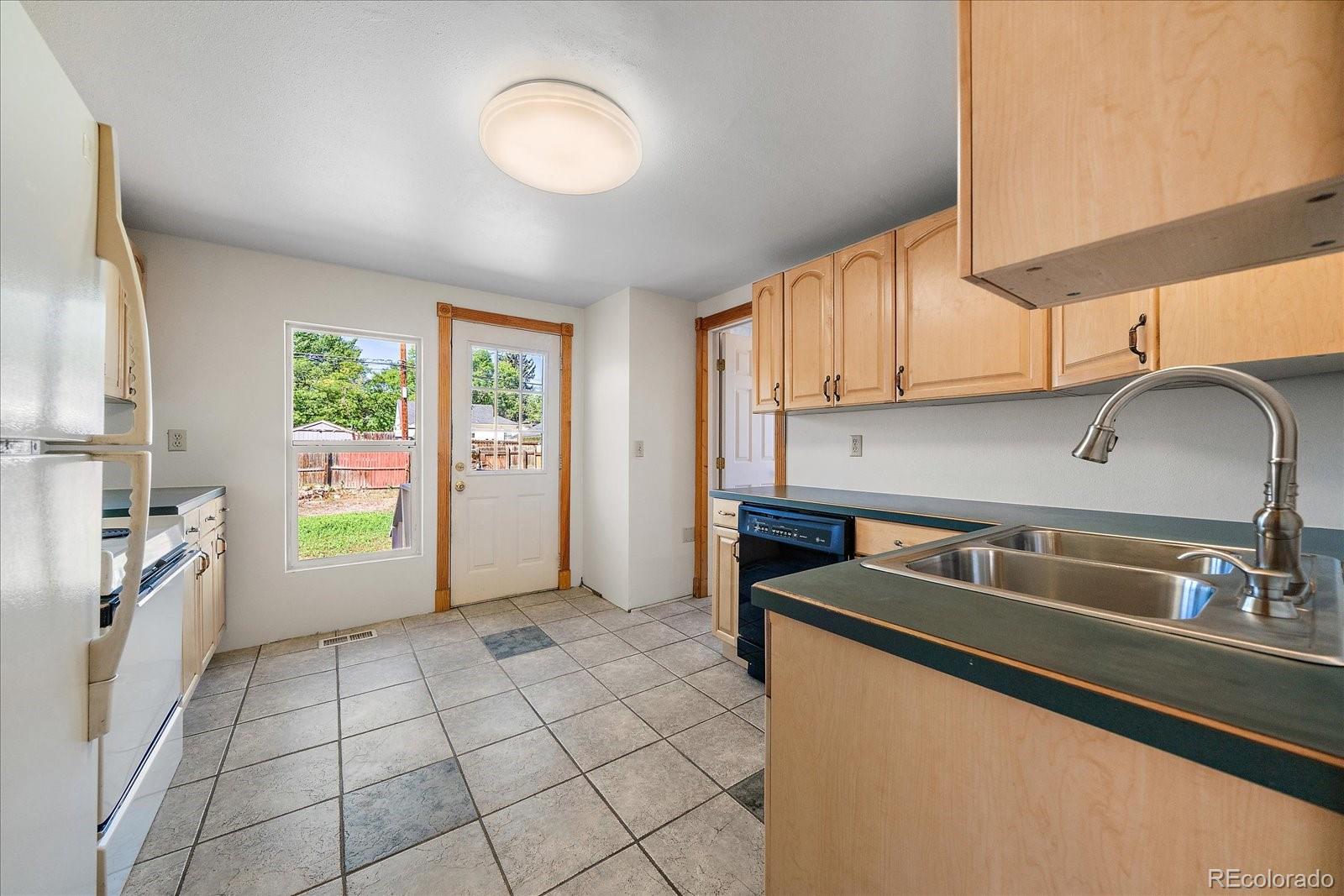 MLS Image #6 for 5705  yukon street,arvada, Colorado