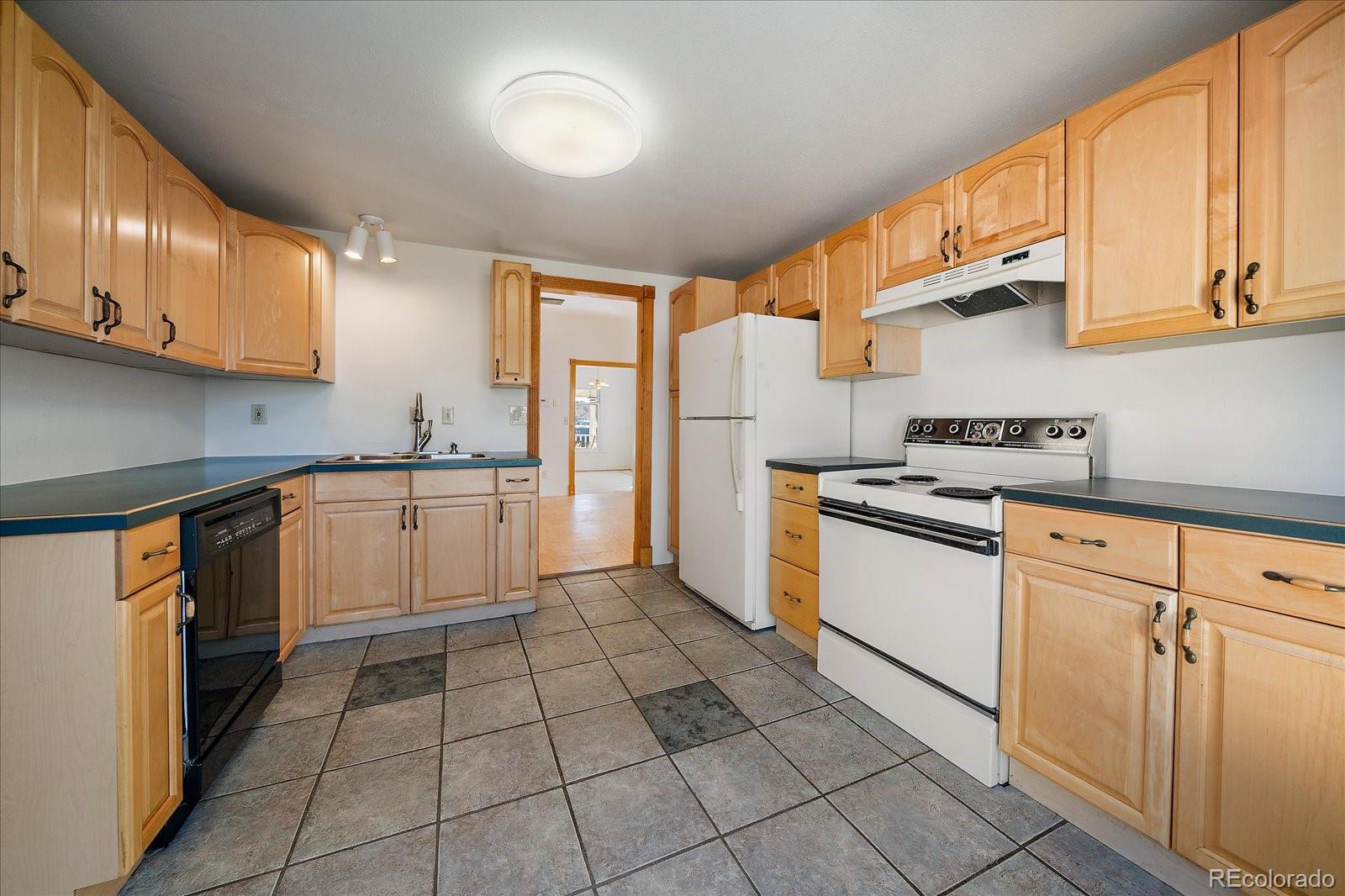 MLS Image #8 for 5705  yukon street,arvada, Colorado