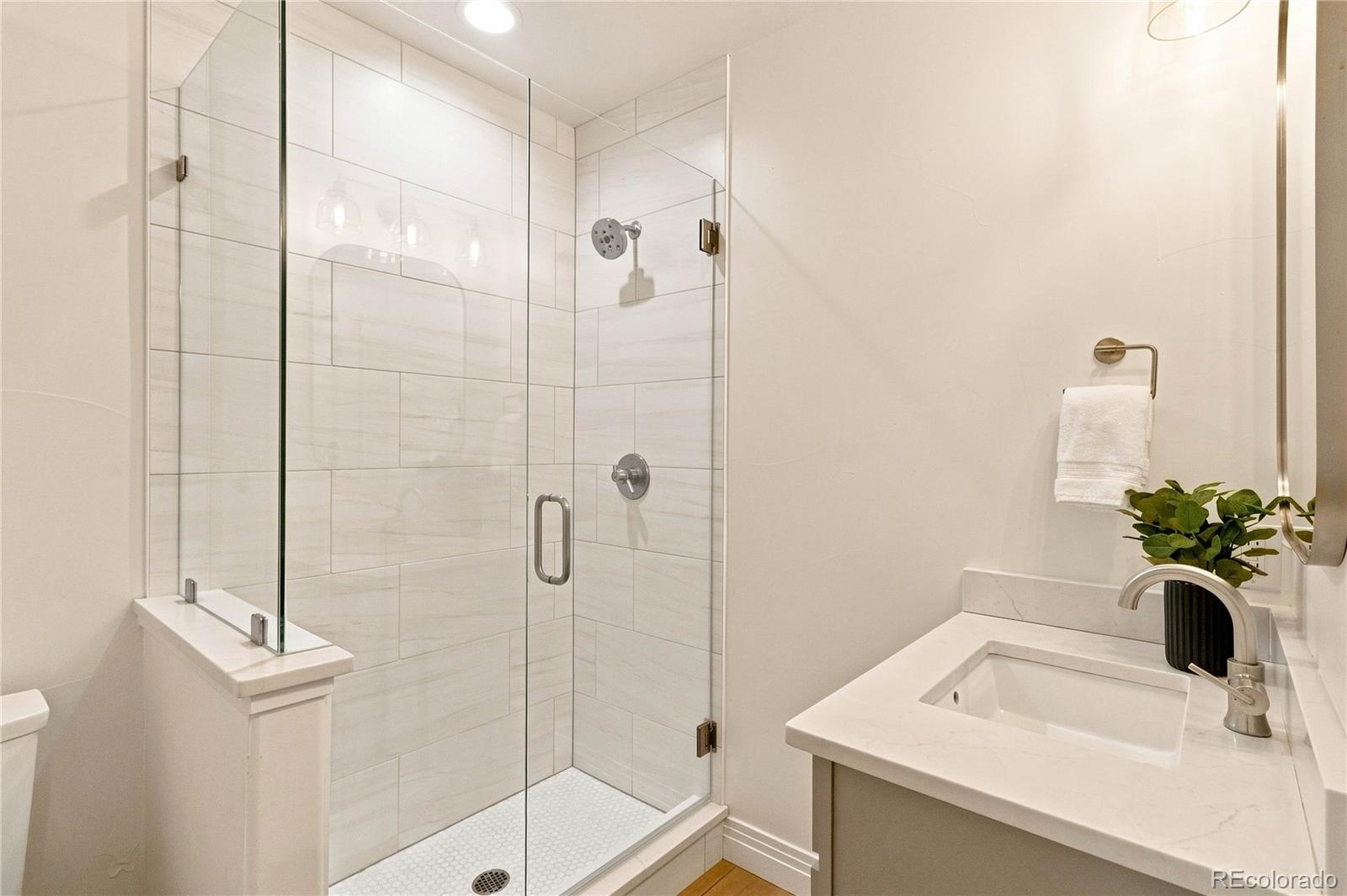 MLS Image #36 for 2135  newton street,denver, Colorado