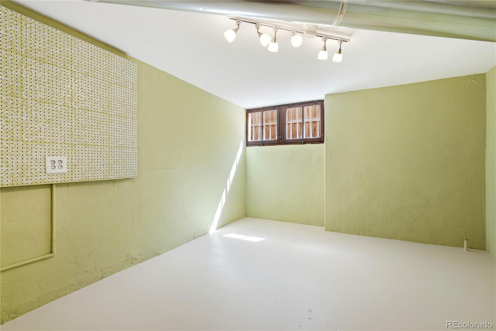 MLS Image #38 for 664  york street,denver, Colorado