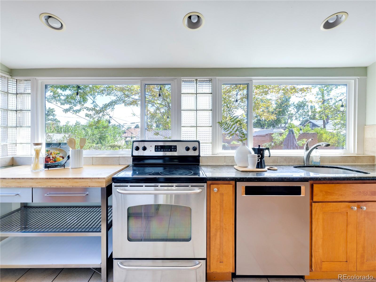 MLS Image #13 for 3138 w 41st avenue,denver, Colorado