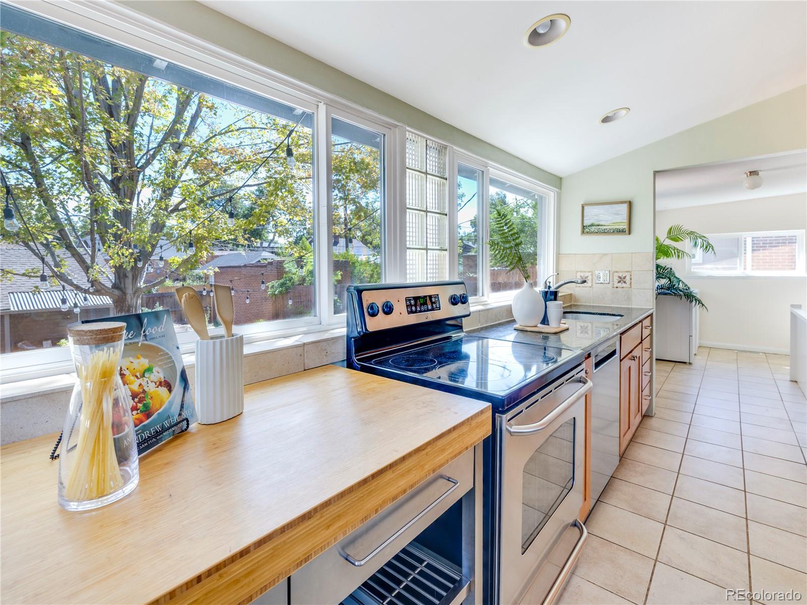 MLS Image #14 for 3138 w 41st avenue,denver, Colorado