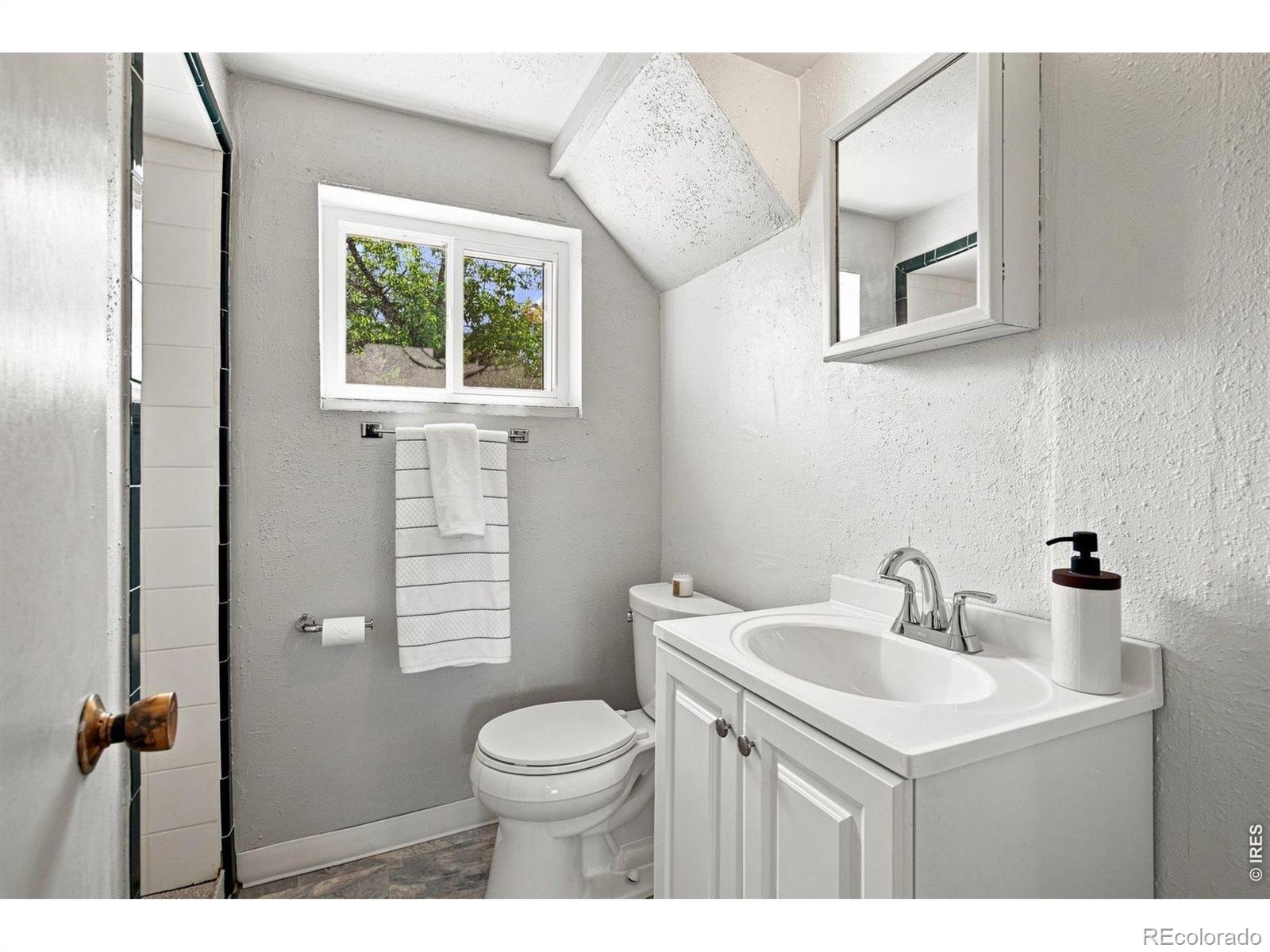 MLS Image #17 for 8290  louise drive,denver, Colorado