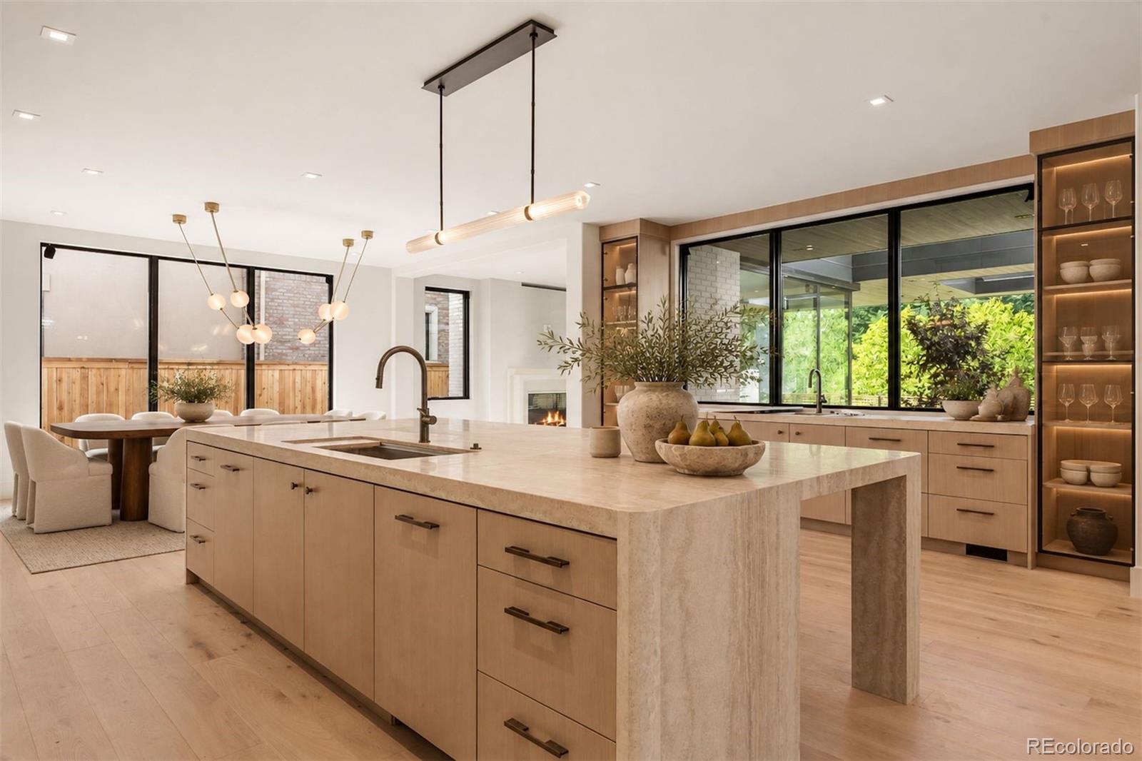 MLS Image #4 for 824 s franklin street,denver, Colorado