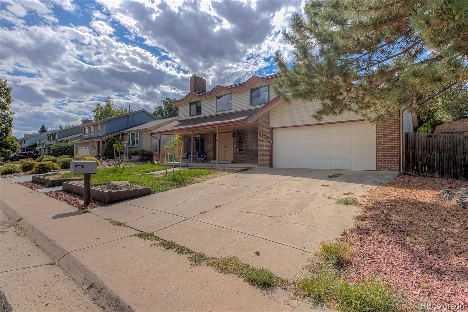 MLS Image #2 for 903 s ouray street,aurora, Colorado