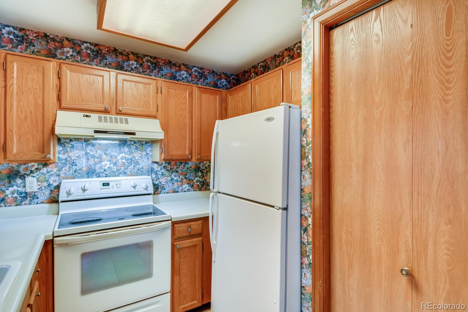 MLS Image #10 for 8045 w eastman place,lakewood, Colorado