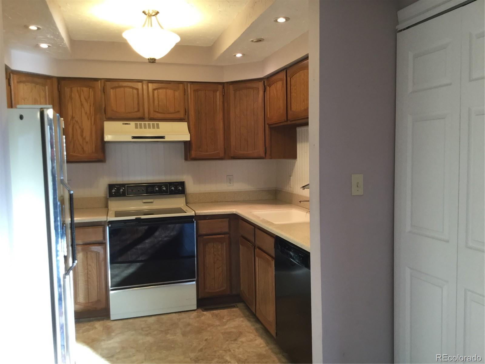 MLS Image #4 for 701  harlan street,lakewood, Colorado